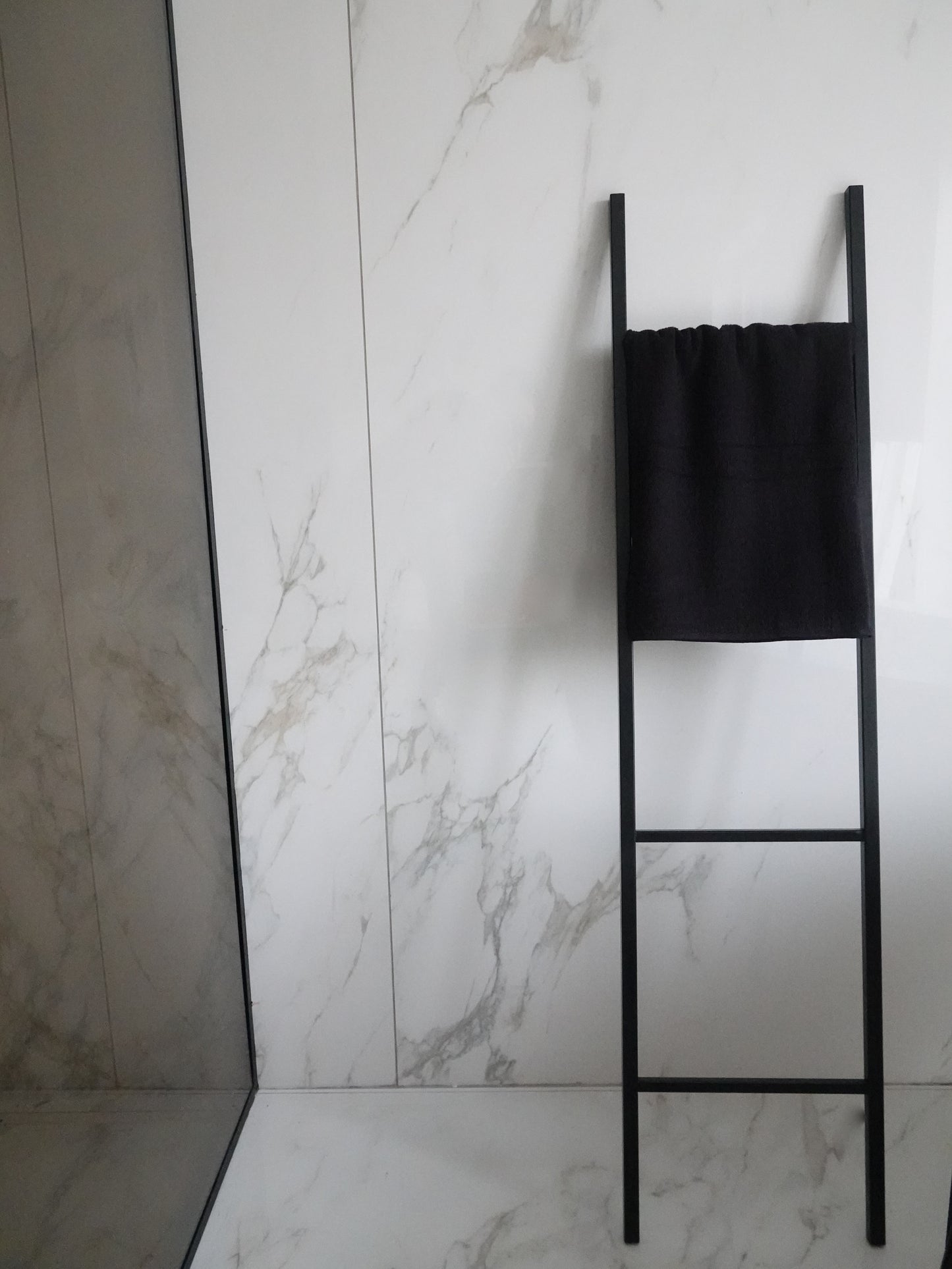 Handtuchhalter aus Metall, PINELL - MeeAR Design