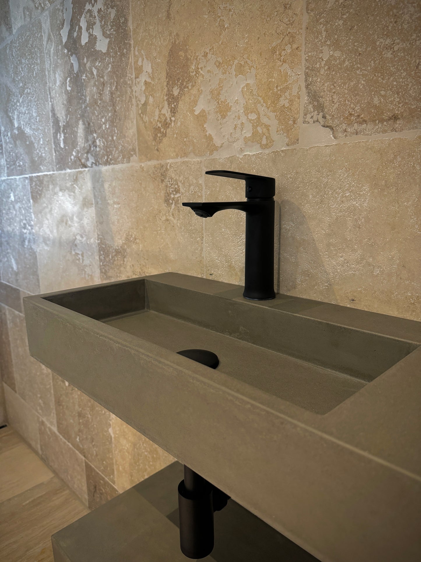 Betonwaschbecken, APHIR (Ablage seitlich) - MeeAR Design