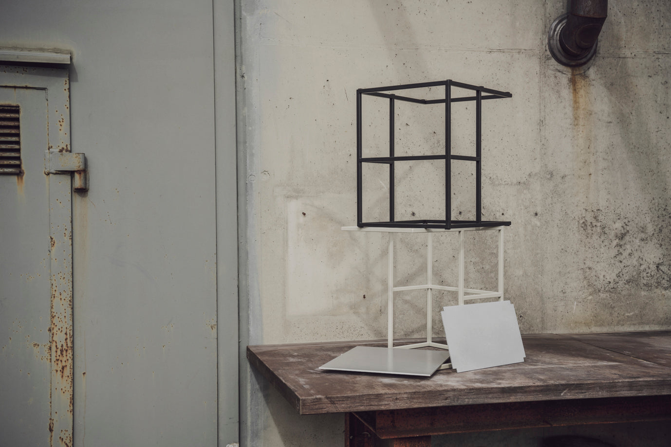 Beistelltisch PAL mit Beton - MeeAR Design