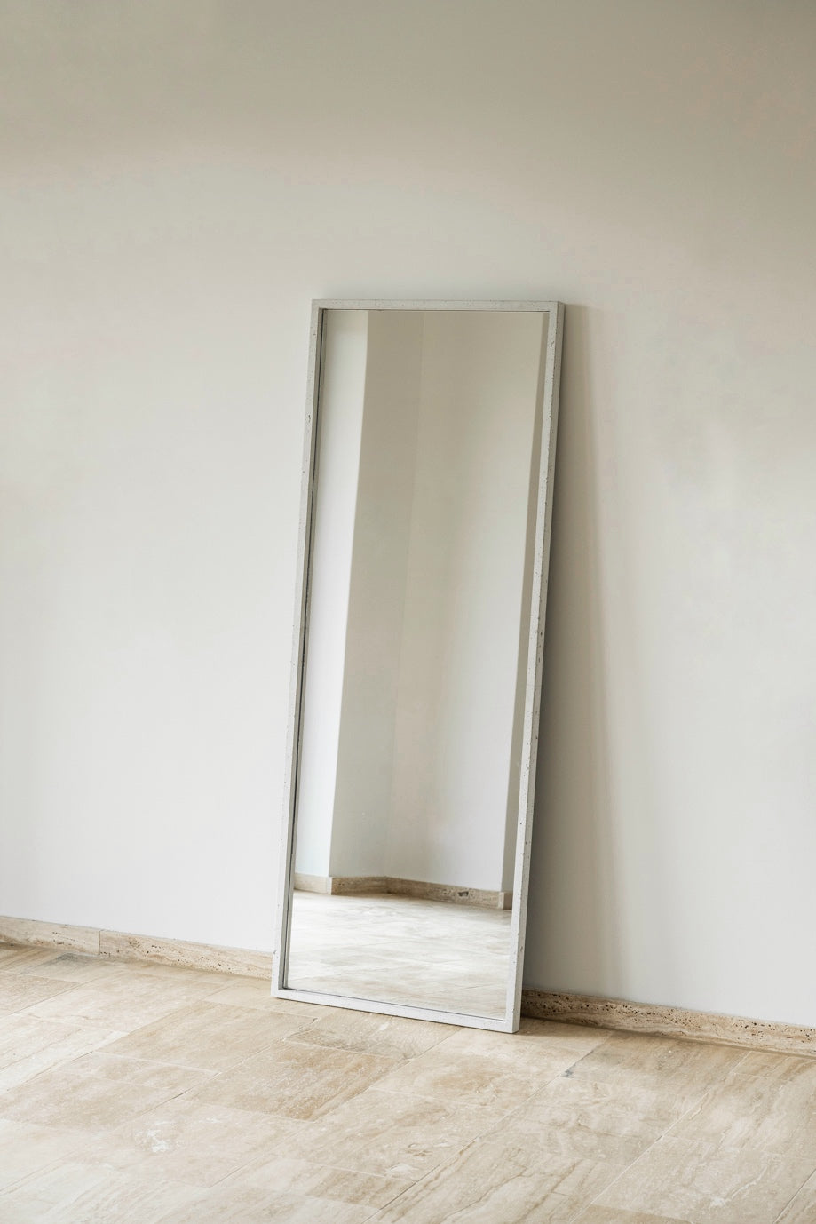 Spiegelrahmen aus Beton, ANSANIT - MeeAR Design
