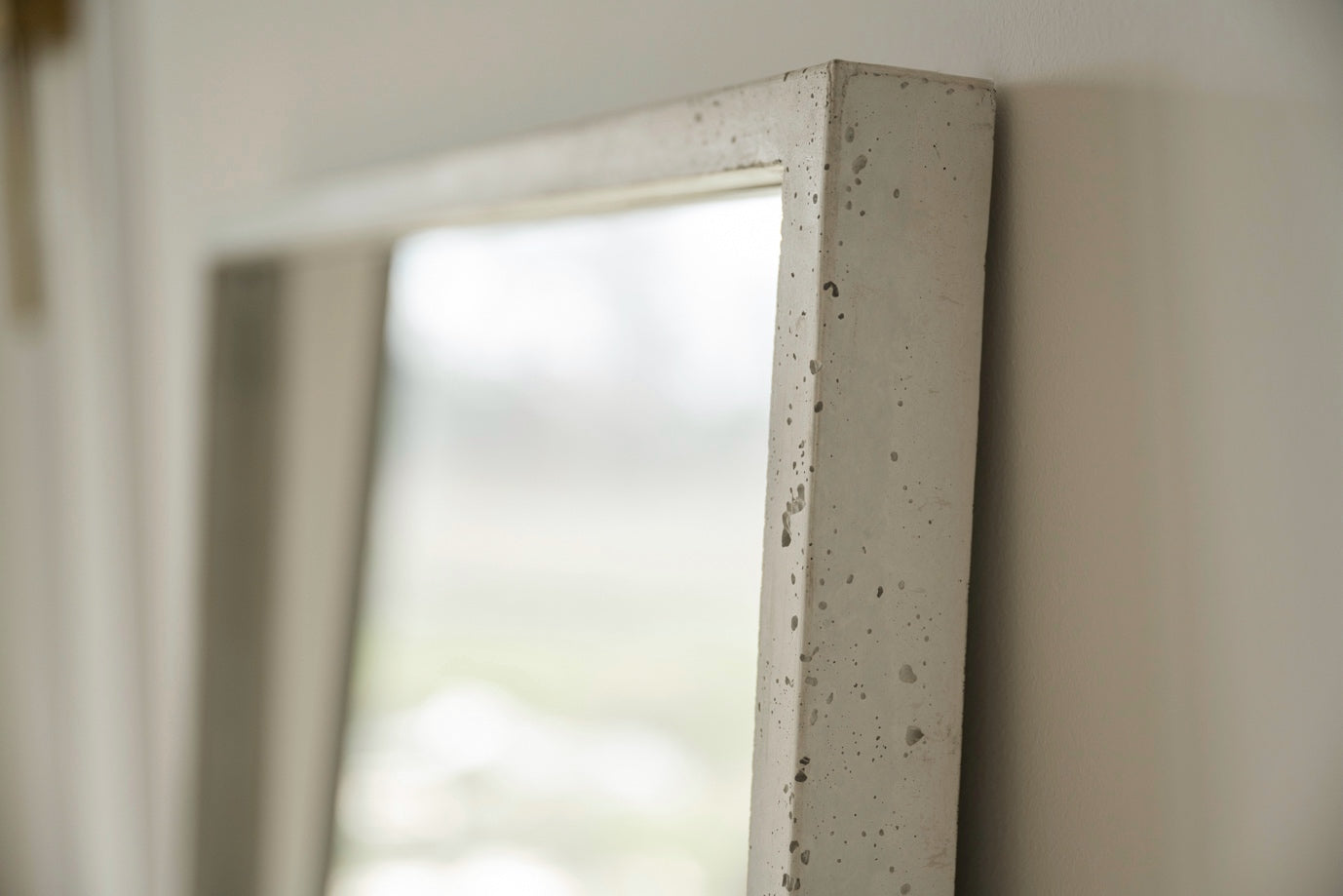 Spiegelrahmen aus Beton, ANSANIT - MeeAR Design