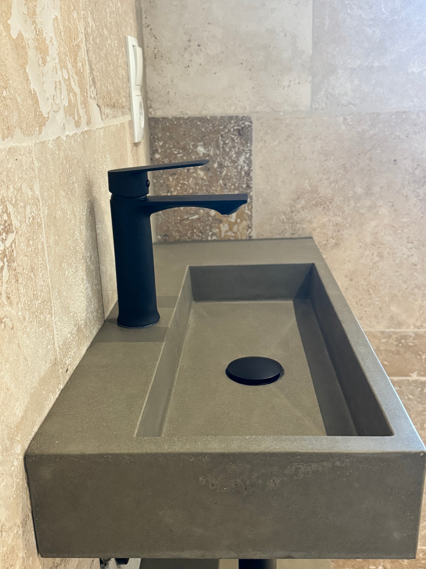 Betonwaschbecken, APHIR (Ablage seitlich) - MeeAR Design