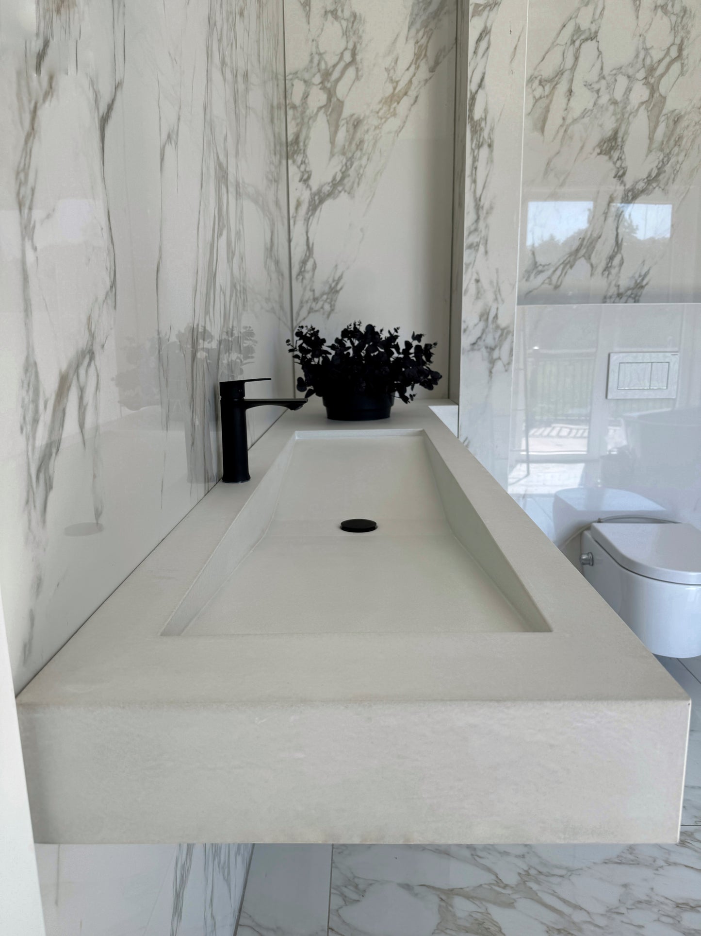 Betonwaschbecken, UBIN (Ablage seitlich) - MeeAR Design