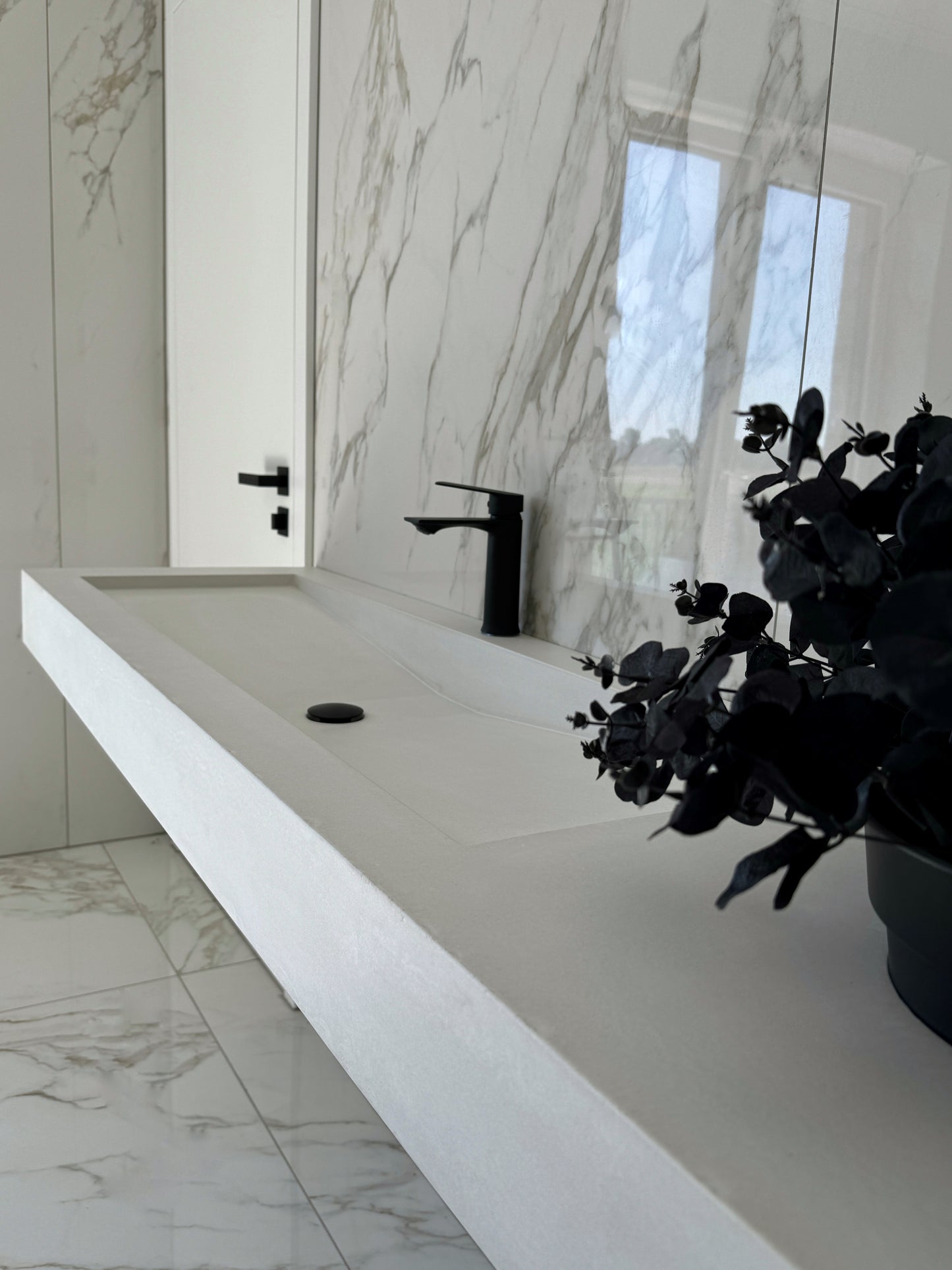 Betonwaschbecken, UBIN (Ablage seitlich) - MeeAR Design