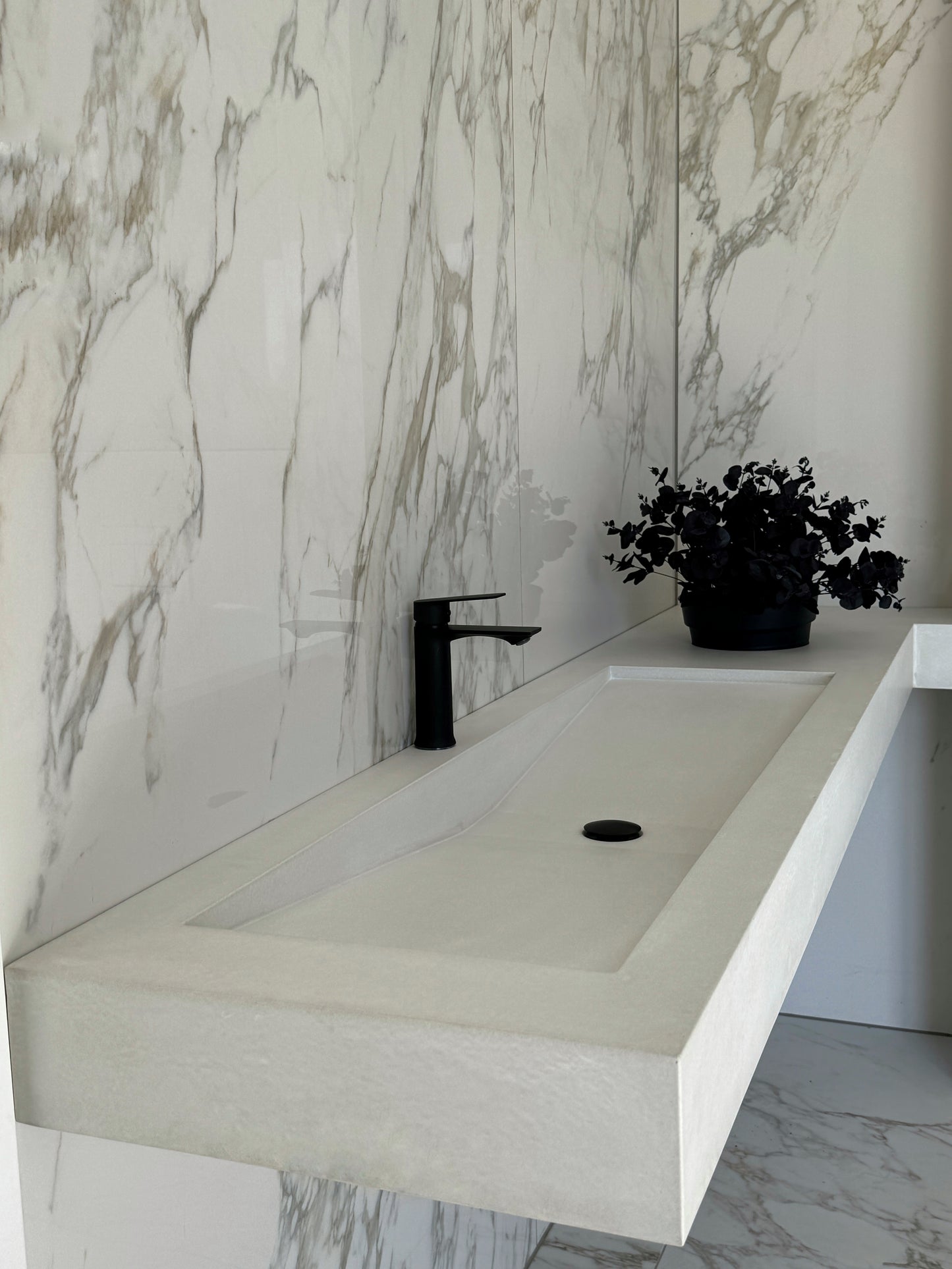 Betonwaschbecken, UBIN (Ablage seitlich) - MeeAR Design