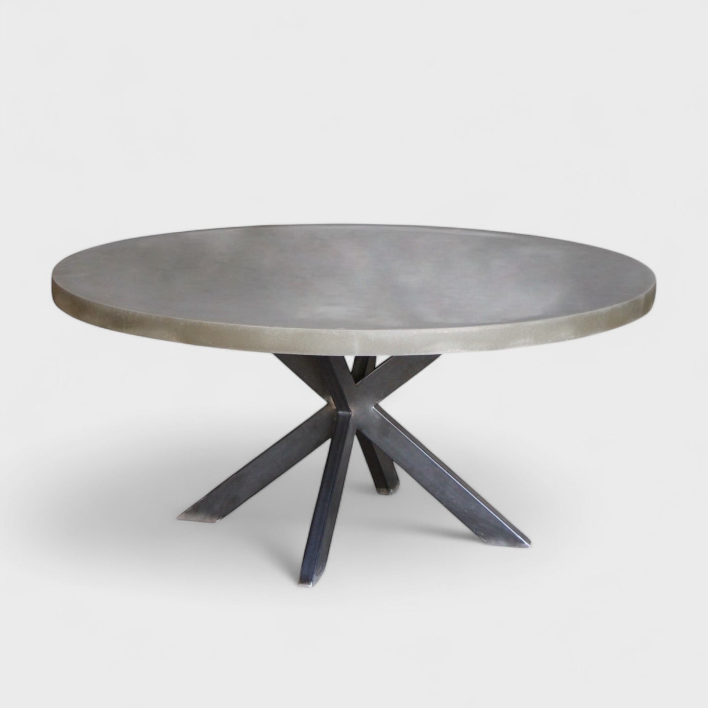 Massiver Betontisch, Jamant IV - MeeAR Design