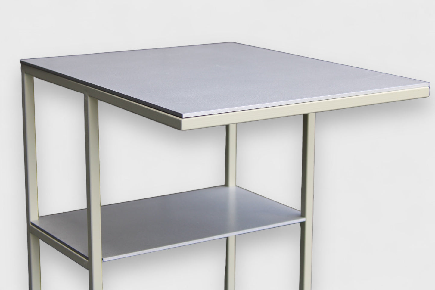 Beistelltisch PAL mit Stahl - MeeAR Design