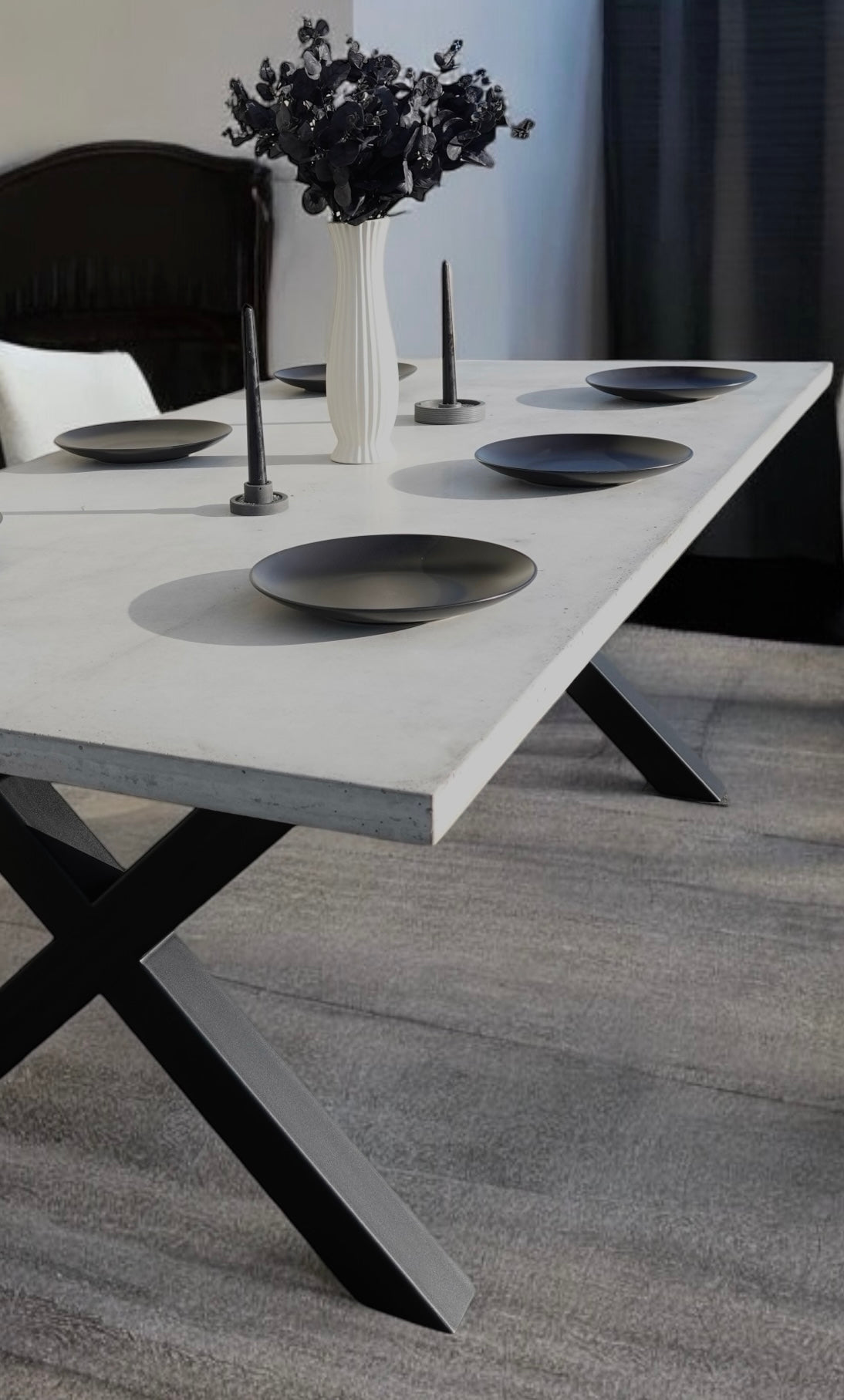 Massiver Betonesstisch, JAMANT I - MeeAR Design