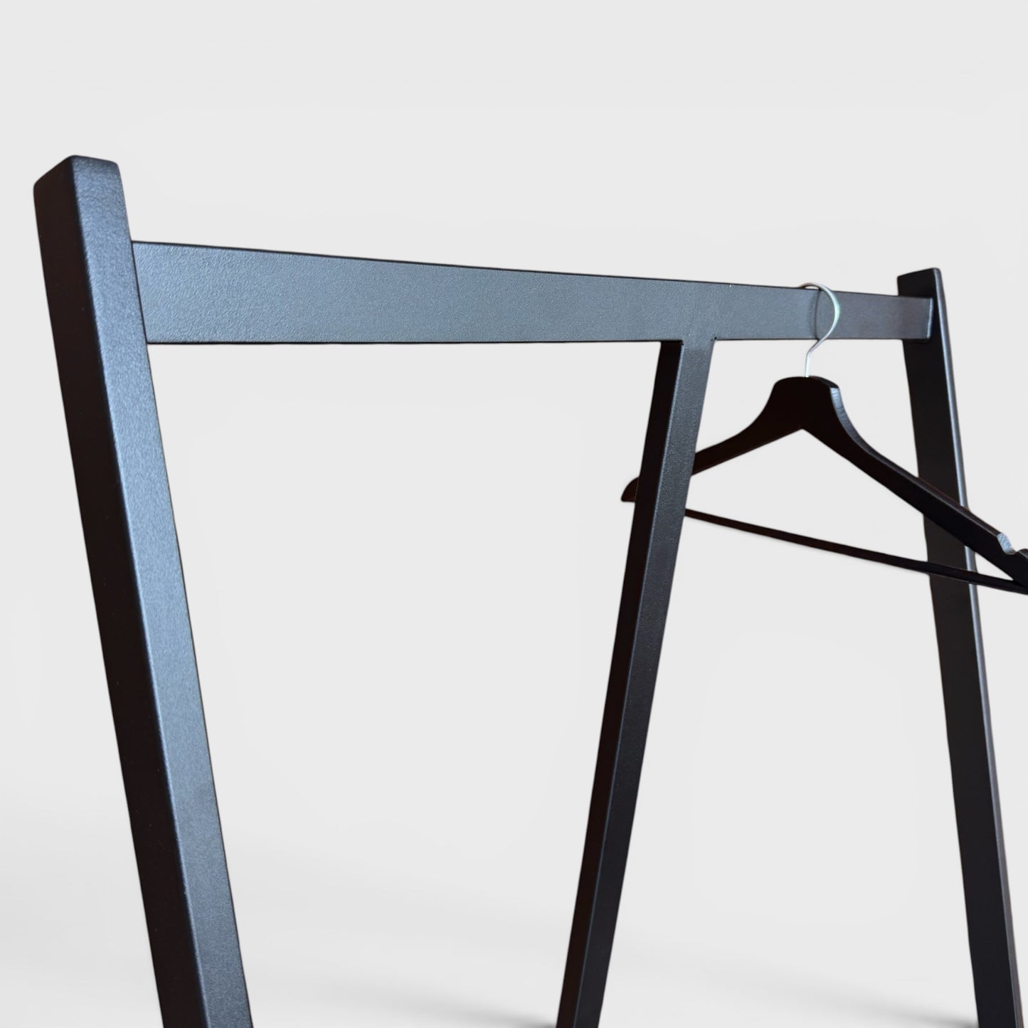 Design-Kleiderständer aus Stahl